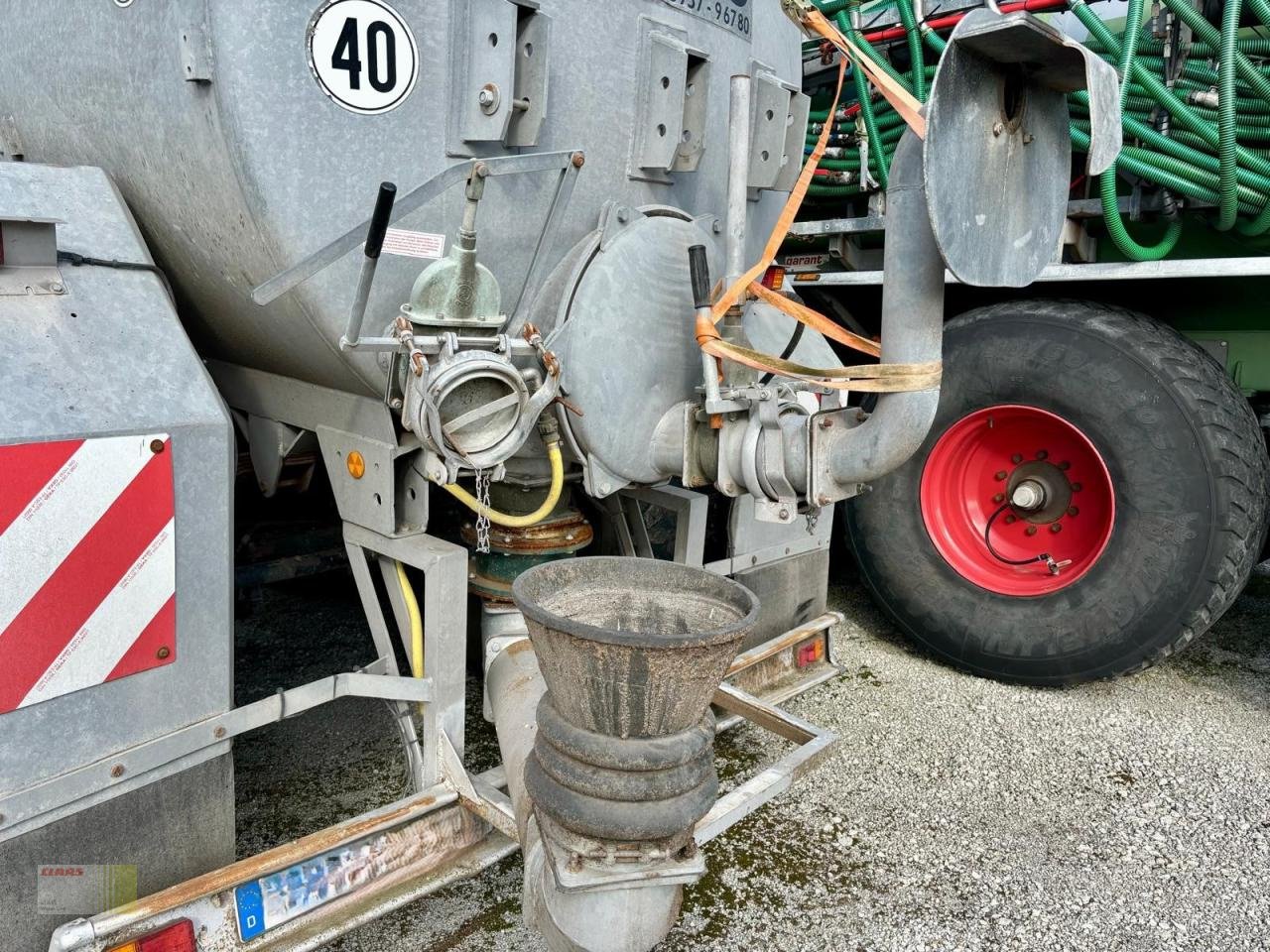 Vakuumfass типа Bruns VT 14 Tandem, Vorrüstung Anbau Schleppschlauch Schleppschuh Verteiler, Gebrauchtmaschine в Molbergen (Фотография 7)