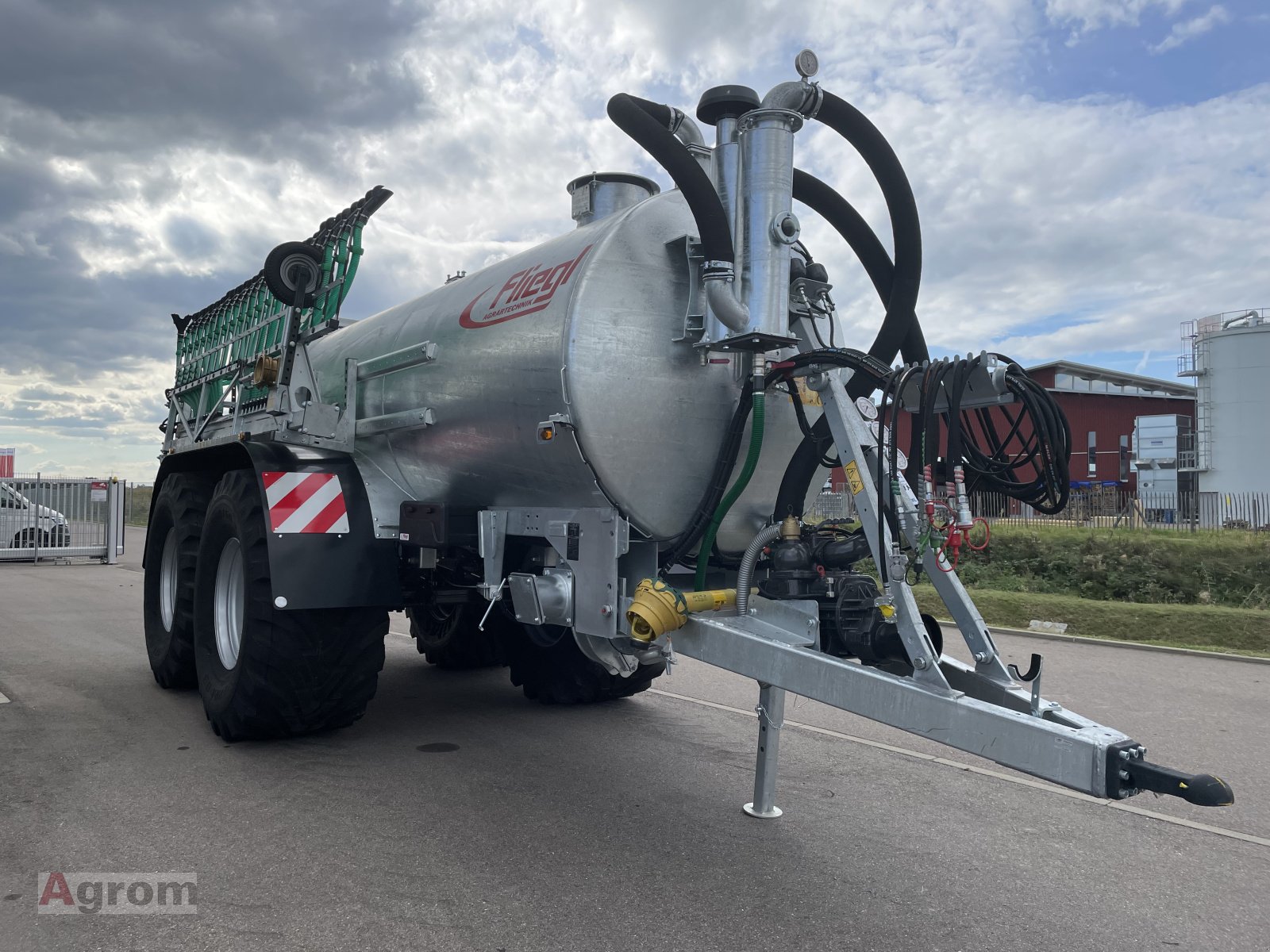 Vakuumfass van het type Fliegl VFW 12000 MAXXLine, Neumaschine in Meißenheim-Kürzell (Foto 8)