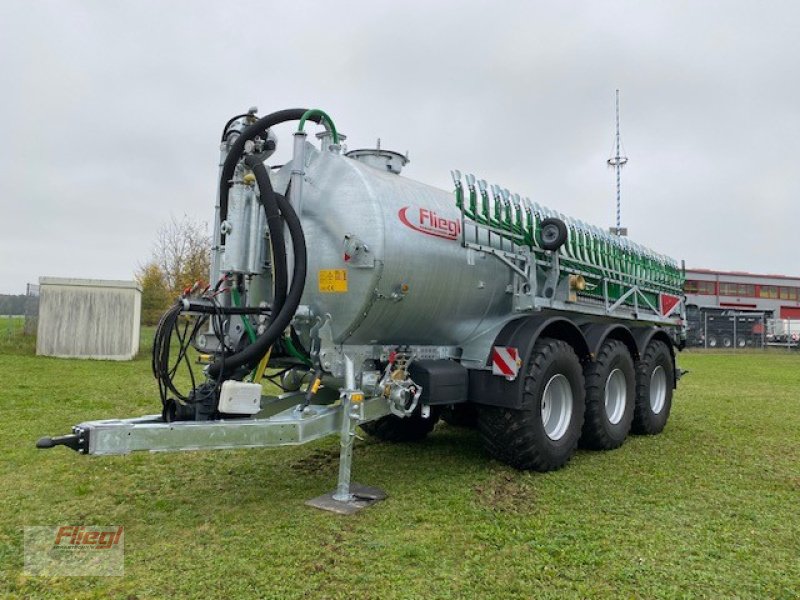 Vakuumfass des Typs Fliegl VFW 25000l Alphaline Tridem, Neumaschine in Mühldorf