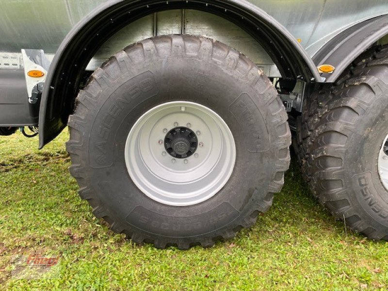 Vakuumfass van het type Fliegl VFW 25000l Alphaline Tridem, Neumaschine in Mühldorf (Foto 3)