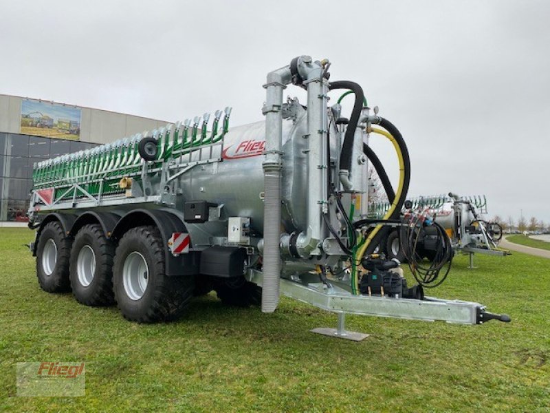 Vakuumfass van het type Fliegl VFW 25000l Alphaline Tridem, Neumaschine in Mühldorf (Foto 10)