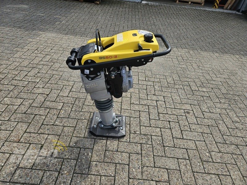 Vibrations-Stampfer du type Wacker Neuson BS50-2, Neumaschine en Visbek/Rechterfeld (Photo 3)