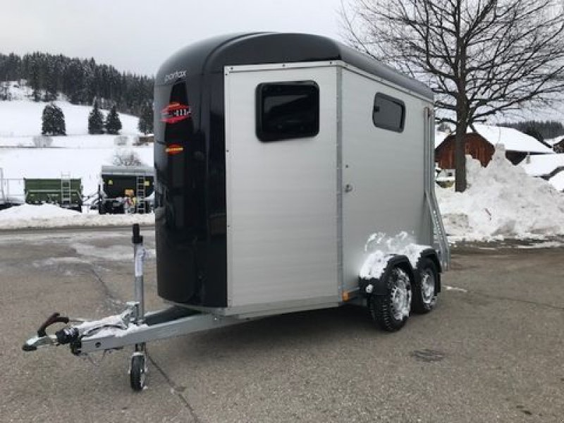 Viehanhänger del tipo Böckmann Pferdeanhänger Portax Esprit silver+black 2,4to, Neumaschine en Tamsweg (Imagen 1)