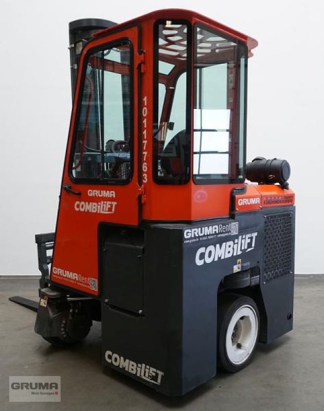 Vierwege- & Seitenstapler от тип Combilift CB3000, Gebrauchtmaschine в Friedberg-Derching (Снимка 1)