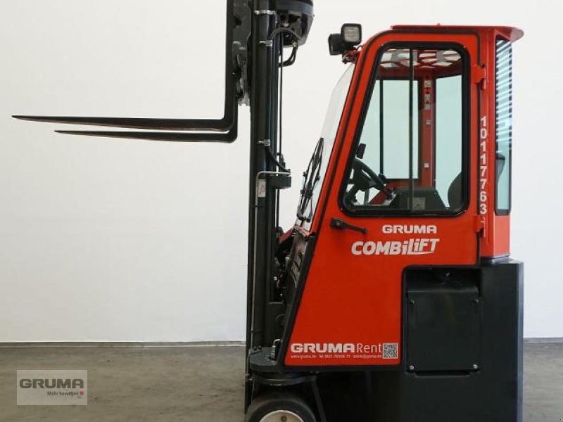 Vierwege- & Seitenstapler от тип Combilift CB3000, Gebrauchtmaschine в Friedberg-Derching (Снимка 1)