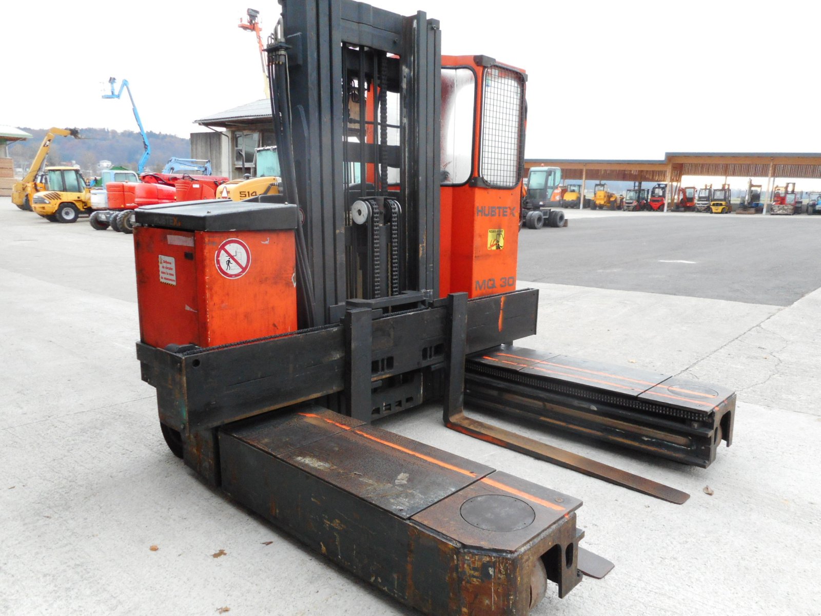 Vierwege- & Seitenstapler van het type Hubtex MQ 30ac, Gebrauchtmaschine in St. Nikolai ob Draßling (Foto 5)