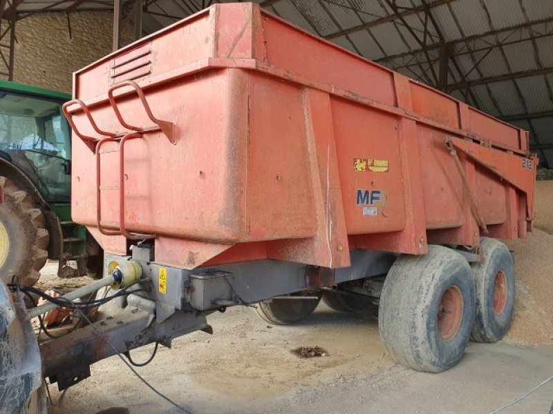 Wannenkipper van het type Massey Ferguson 212, Gebrauchtmaschine in PITHIVIERS Cedex (Foto 1)