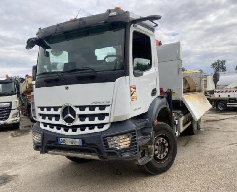 Wannenkipper des Typs Mercedes AROCS 2640, Gebrauchtmaschine in Bourron Marlotte (Bild 3)