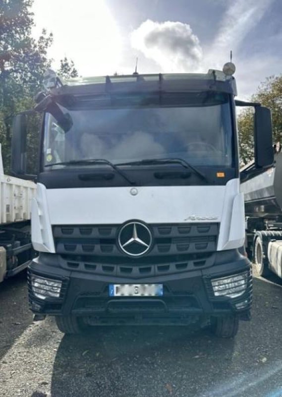 Wannenkipper a típus Mercedes AROCS 3243 8X4 BI-BENNE, Gebrauchtmaschine ekkor: Bourron Marlotte (Kép 3)