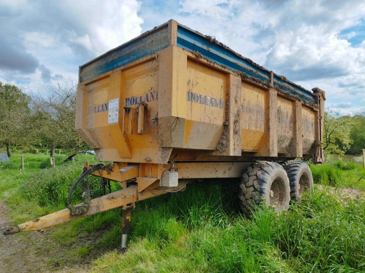 Wannenkipper Türe ait Rolland Turbovrac 20-29, Gebrauchtmaschine içinde Montenay (resim 1)