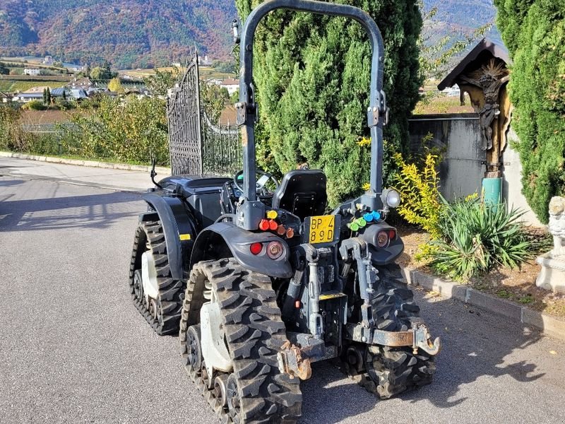 Weinbautraktor typu Antonio Carraro Mach 4 - GB159, Gebrauchtmaschine w Eppan (BZ) (Zdjęcie 3)