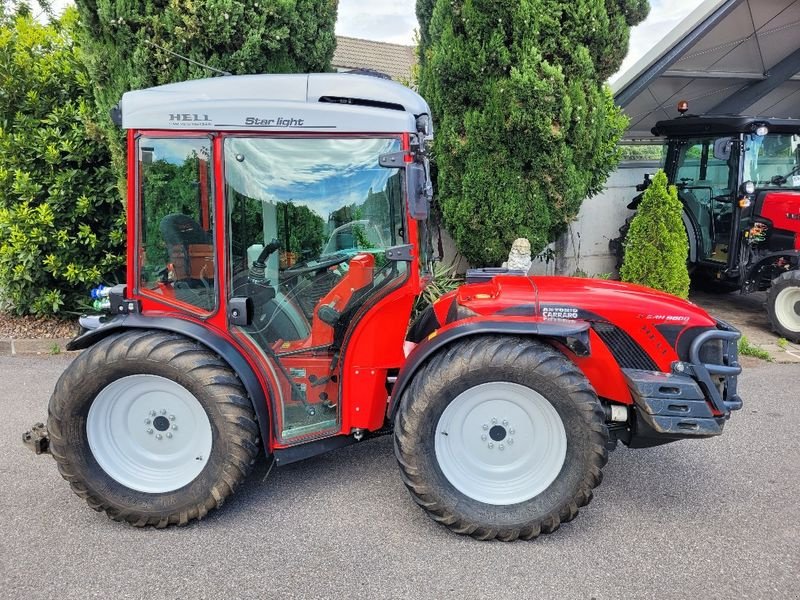 Weinbautraktor van het type Antonio Carraro SRH 9800 infinity - GB081, Gebrauchtmaschine in Eppan (BZ) (Foto 3)