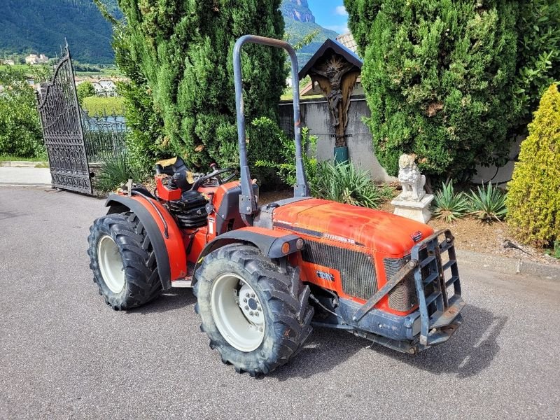 Weinbautraktor типа Antonio Carraro SRX 8400 - GB112, Gebrauchtmaschine в Eppan (BZ) (Фотография 1)