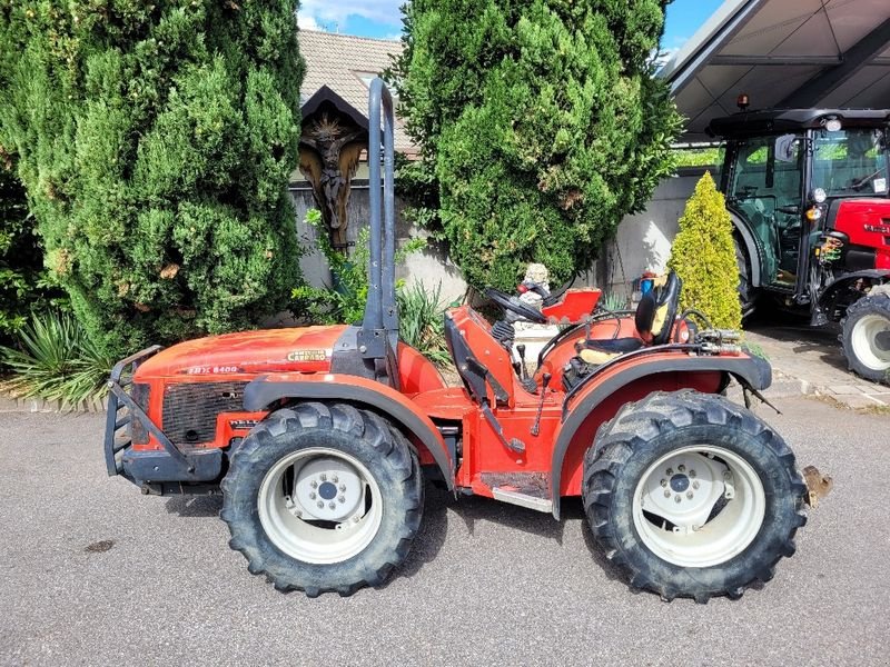 Weinbautraktor typu Antonio Carraro SRX 8400 - GB112, Gebrauchtmaschine w Eppan (BZ) (Zdjęcie 4)