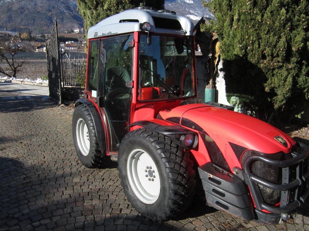 Weinbautraktor du type Antonio Carraro SRX 9800 GA733, Gebrauchtmaschine en Eppan (BZ) (Photo 1)