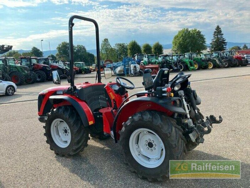 Weinbautraktor van het type Antonio Carraro SRX7800 Knicklenkertraktor, Gebrauchtmaschine in Bühl (Foto 14)