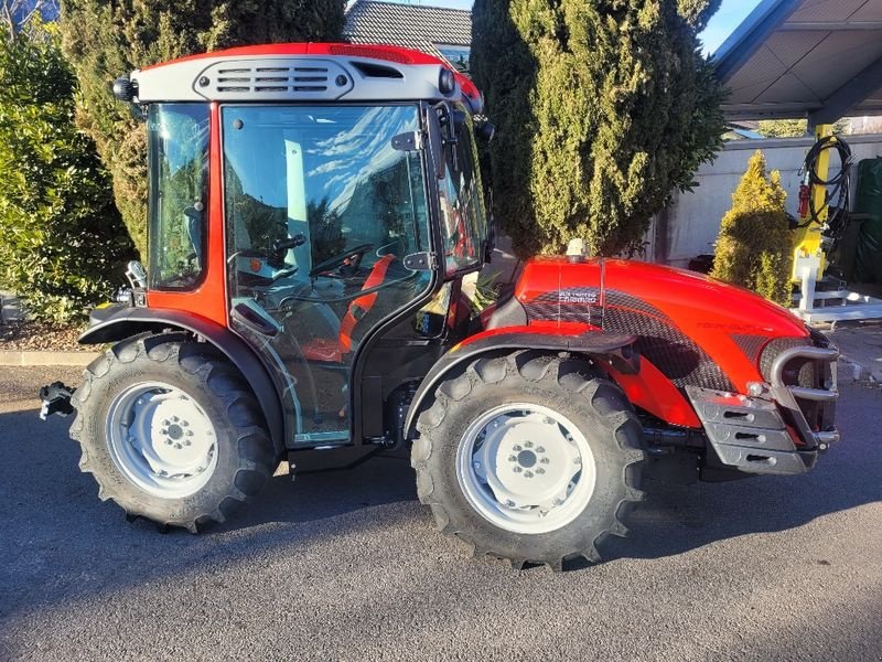 Weinbautraktor του τύπου Antonio Carraro Tony 8900 SR, Neumaschine σε Eppan (BZ) (Φωτογραφία 6)