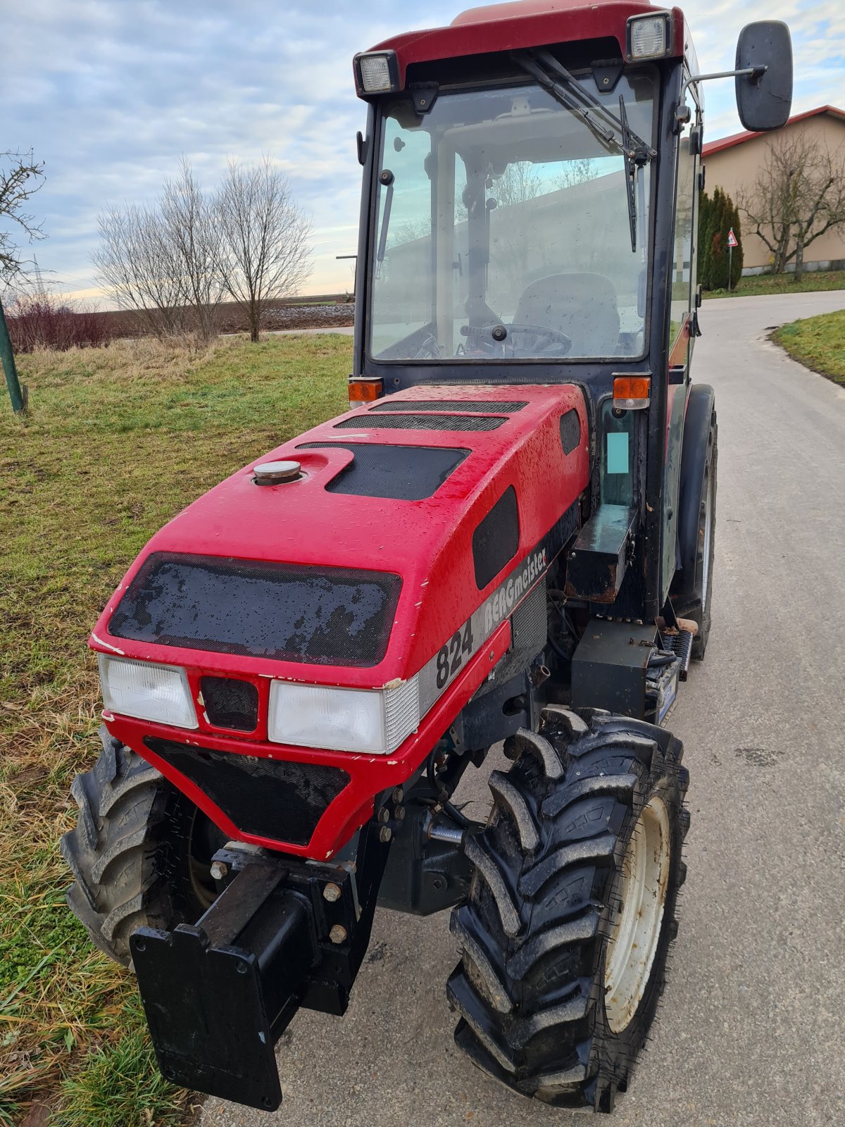 Weinbautraktor du type Bergmeister 824, Gebrauchtmaschine en Ostfildern (Photo 2)