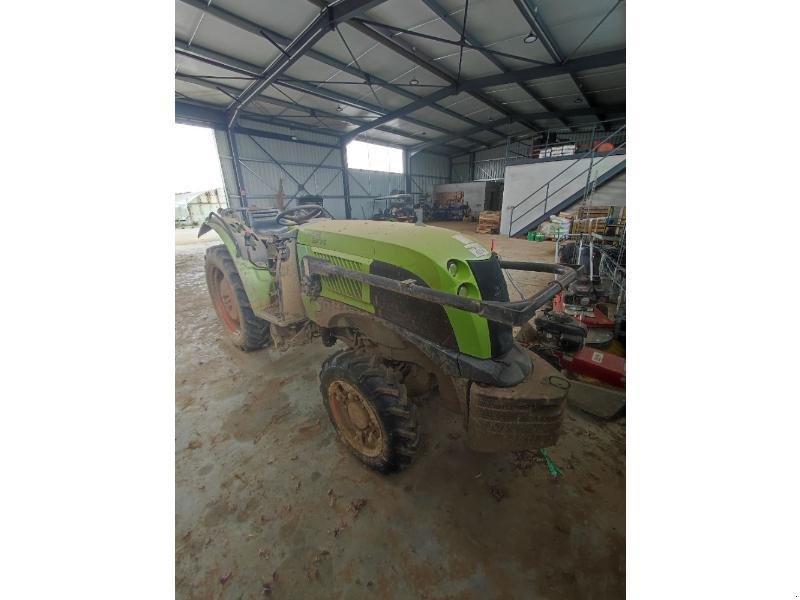 Weinbautraktor tip CLAAS NECTIS217VE, Gebrauchtmaschine in ANTIGNY (Poză 1)