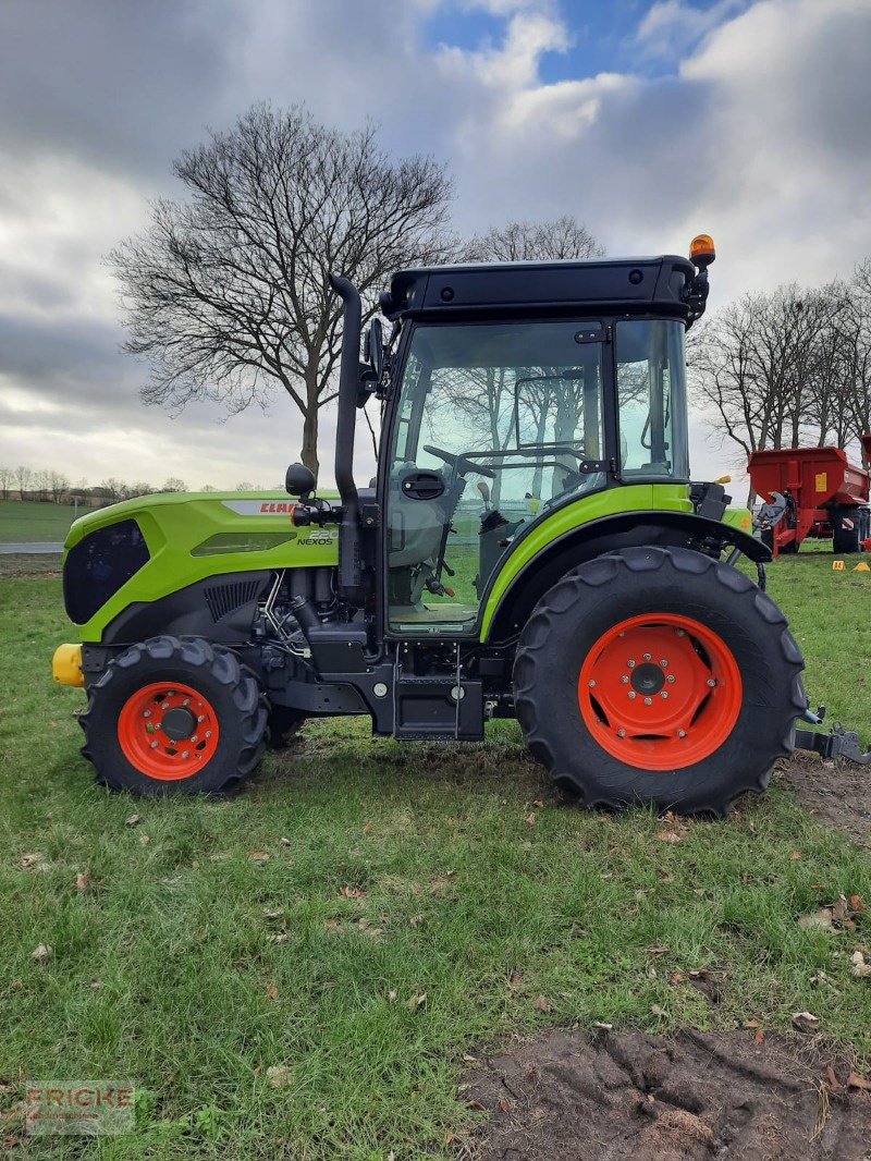 Weinbautraktor typu CLAAS Nexos 220 S Classic, Neumaschine v Bockel - Gyhum (Obrázek 1)