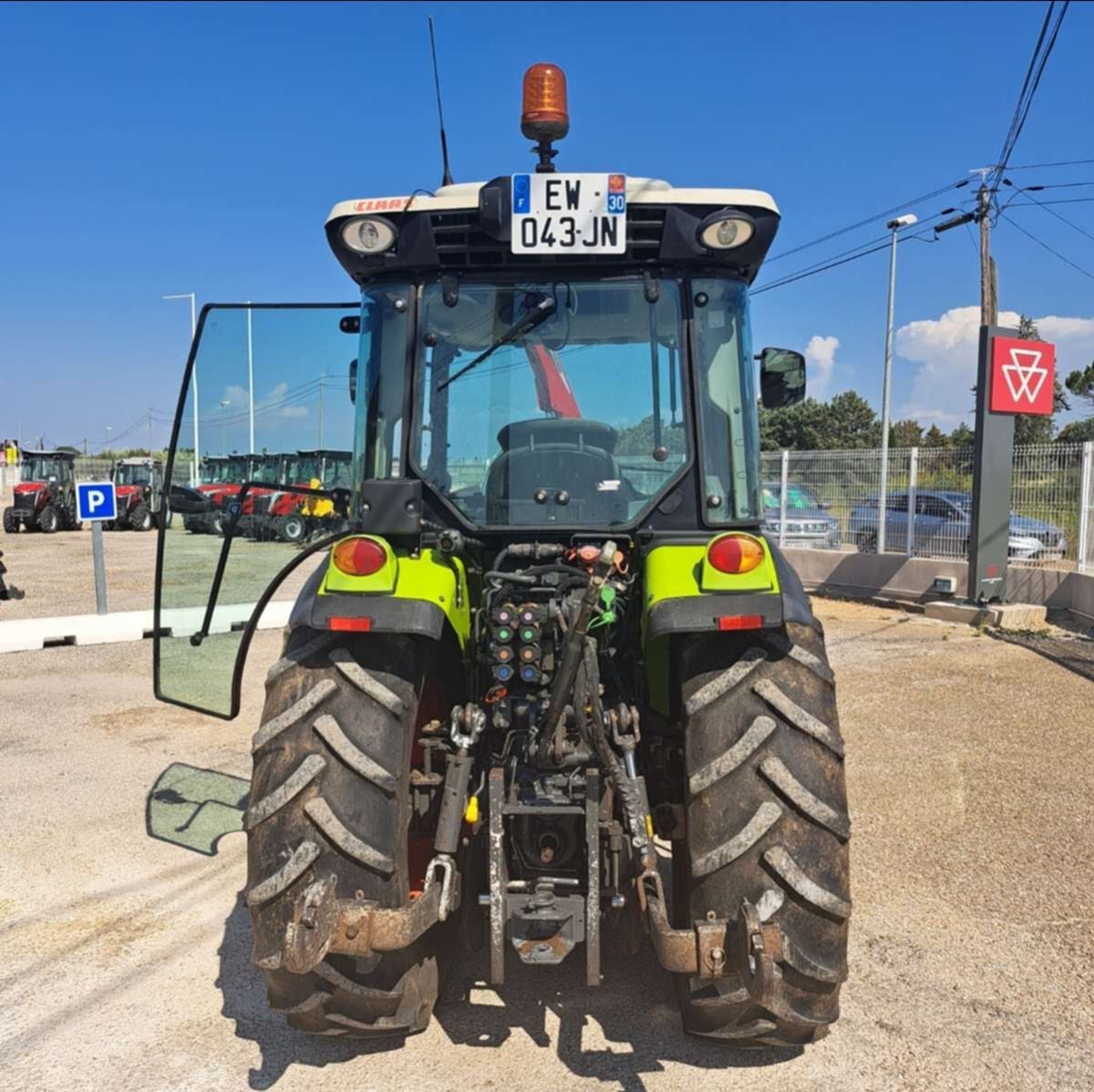 Weinbautraktor des Typs CLAAS NEXOS 230VL, Gebrauchtmaschine in UCHAUD (Bild 3)