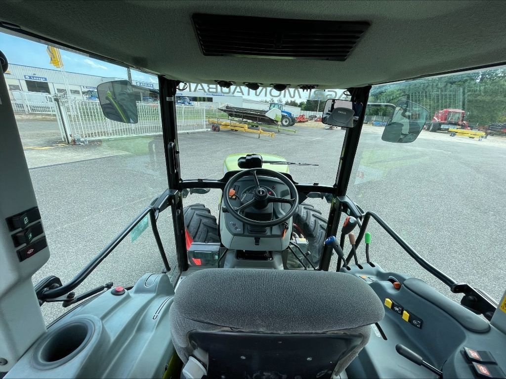 Weinbautraktor tip CLAAS NEXOS 240 F, Gebrauchtmaschine in Montauban (Poză 10)