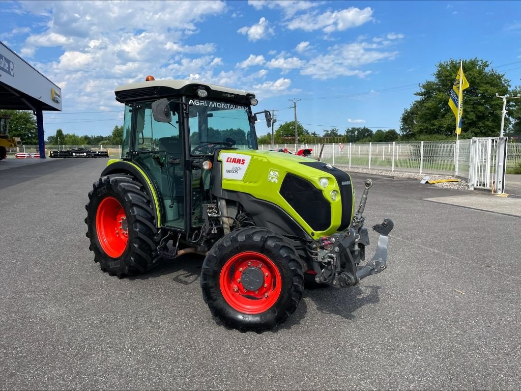 Weinbautraktor tip CLAAS NEXOS 240 F, Gebrauchtmaschine in Montauban (Poză 3)