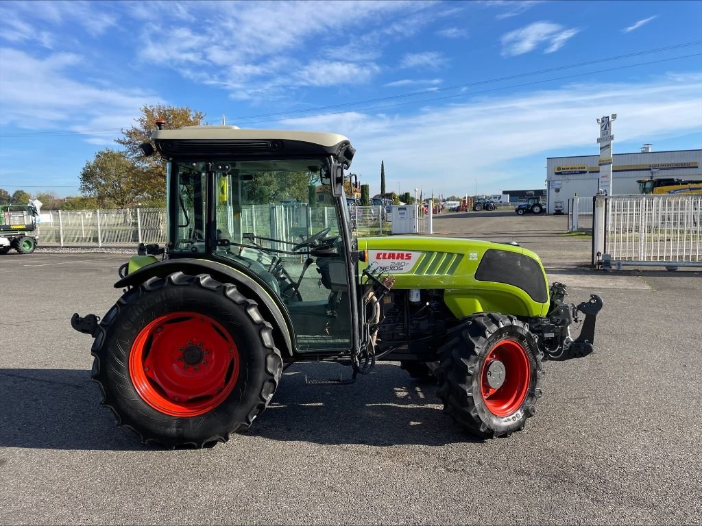 Weinbautraktor Türe ait CLAAS NEXOS 240 F, Gebrauchtmaschine içinde Montauban (resim 5)