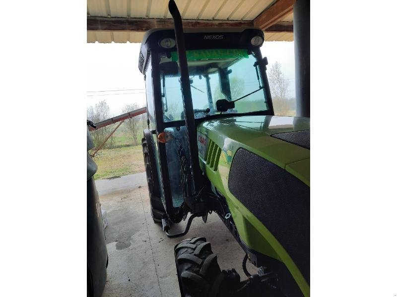 Weinbautraktor tip CLAAS NEXOS210VL, Gebrauchtmaschine in ANTIGNY (Poză 2)