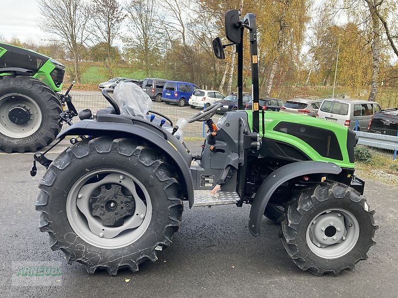 Weinbautraktor van het type Deutz-Fahr 3050, Neumaschine in Schlettau (Foto 3)