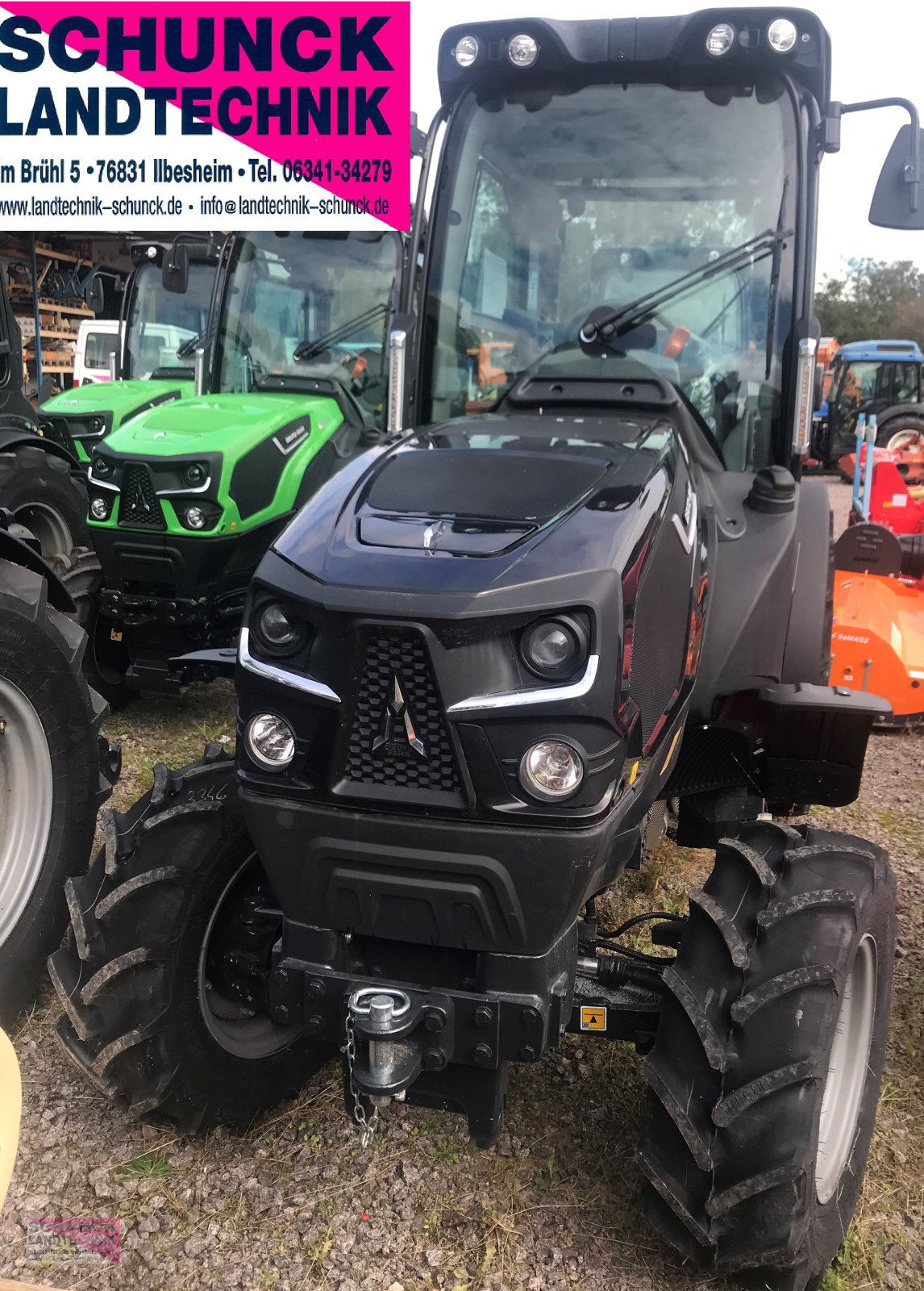 Weinbautraktor of the type Deutz-Fahr 5105 DS TTV STAGE V, Neumaschine in Ilbesheim (Picture 1)