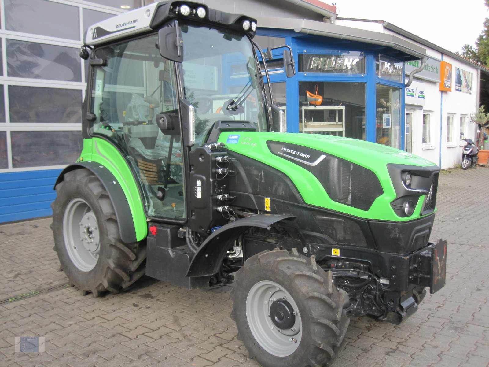 Weinbautraktor του τύπου Deutz-Fahr 5105 DS TTV, Gebrauchtmaschine σε Lörzweiler (Φωτογραφία 2)