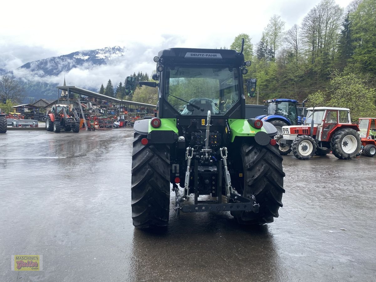 Weinbautraktor van het type Deutz 5105 D TTV Stufenloser Traktor, Neumaschine in Kötschach (Foto 4)