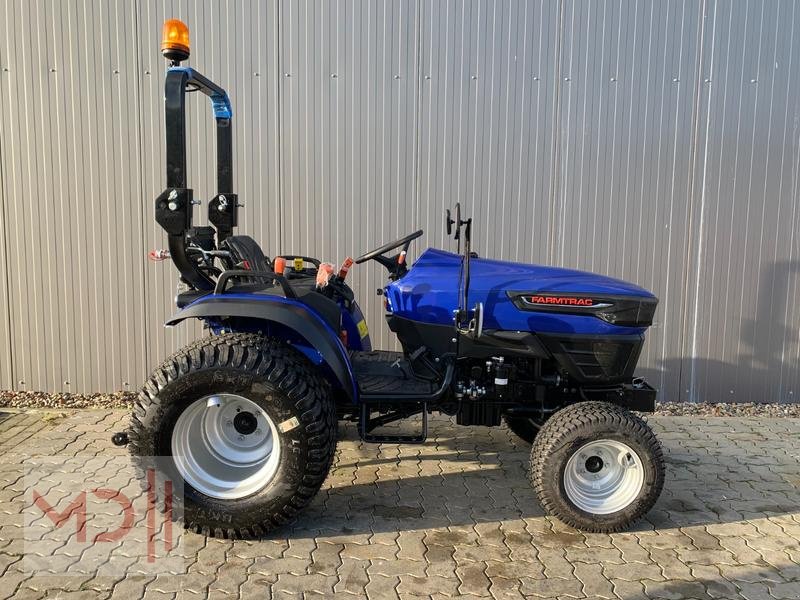 Weinbautraktor of the type Farmtrac MD Farmtrac  22  Kleintraktor mit Rasenbereifung, Neumaschine in Zeven (Picture 2)