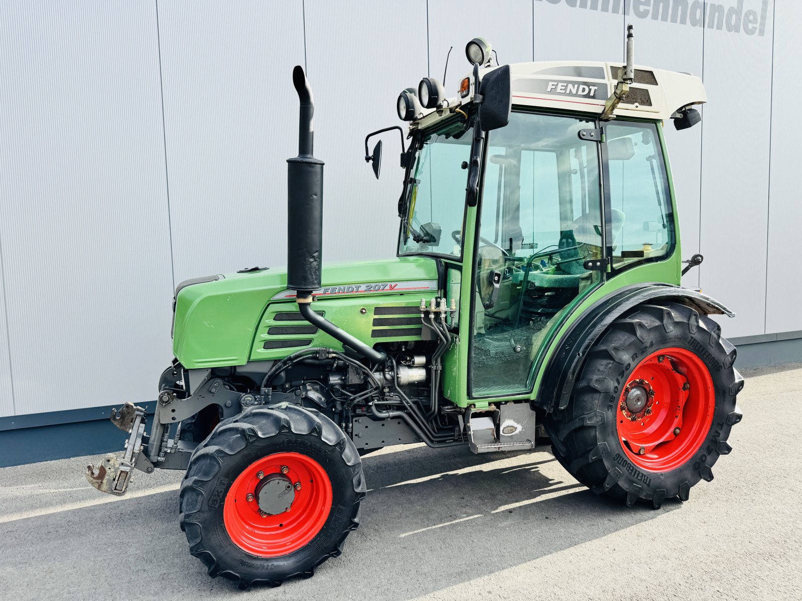 Weinbautraktor Türe ait Fendt 207 VA - FRONTHYDRAULIK, Gebrauchtmaschine içinde Falkenstein (resim 1)