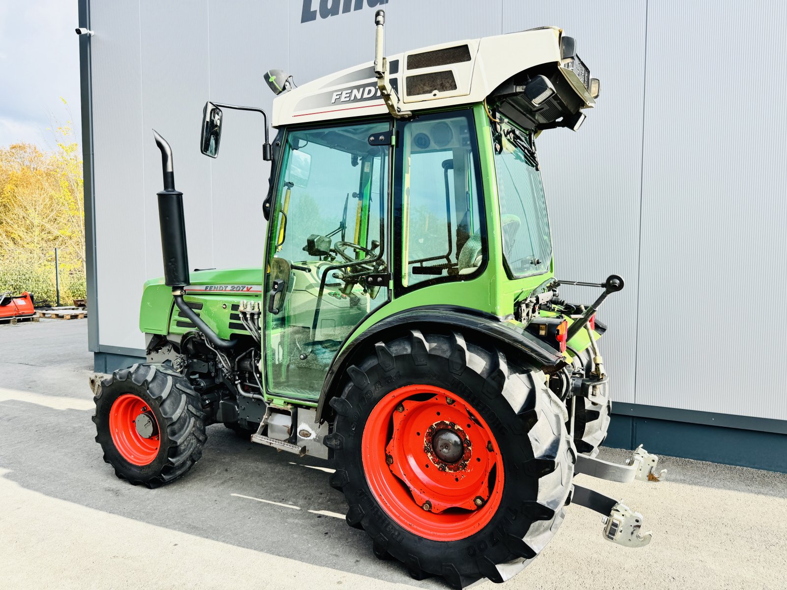 Weinbautraktor des Typs Fendt 207 VA - FRONTHYDRAULIK, Gebrauchtmaschine in Falkenstein (Bild 5)