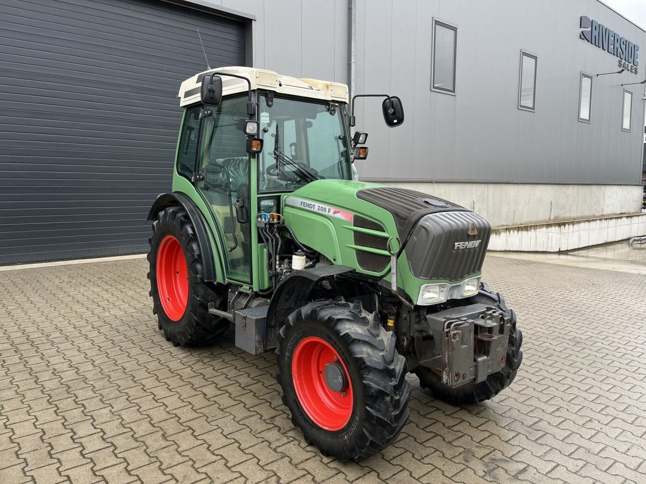 Weinbautraktor tip Fendt 208 F Vario, Gebrauchtmaschine in Beek en Donk (Poză 1)