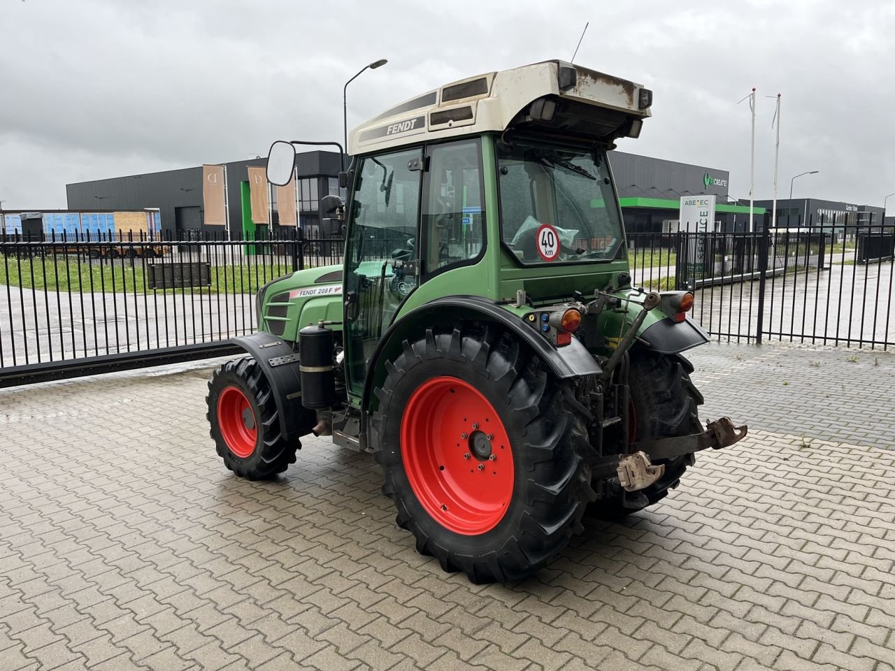 Weinbautraktor типа Fendt 208 F Vario, Gebrauchtmaschine в Beek en Donk (Фотография 5)