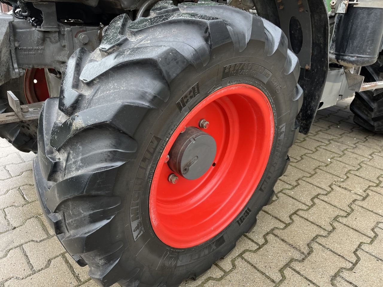 Weinbautraktor des Typs Fendt 208 F Vario, Gebrauchtmaschine in Beek en Donk (Bild 9)