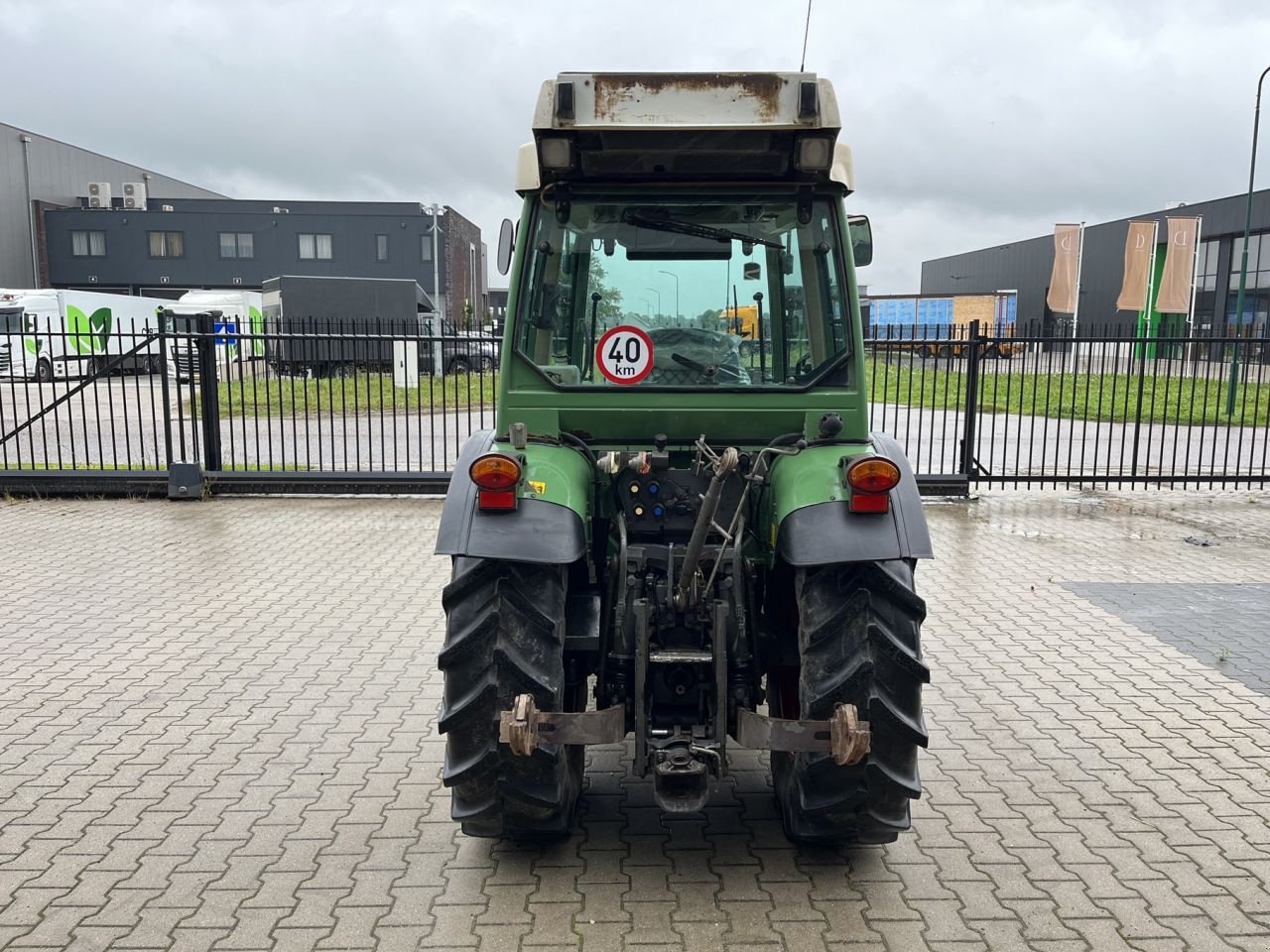 Weinbautraktor типа Fendt 208 F Vario, Gebrauchtmaschine в Beek en Donk (Фотография 4)