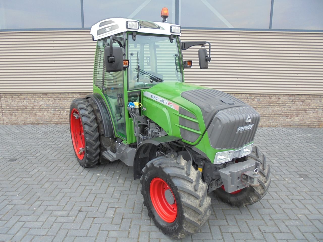 Weinbautraktor typu Fendt 208 vario 209-210-211, Gebrauchtmaschine w Houten (Zdjęcie 7)