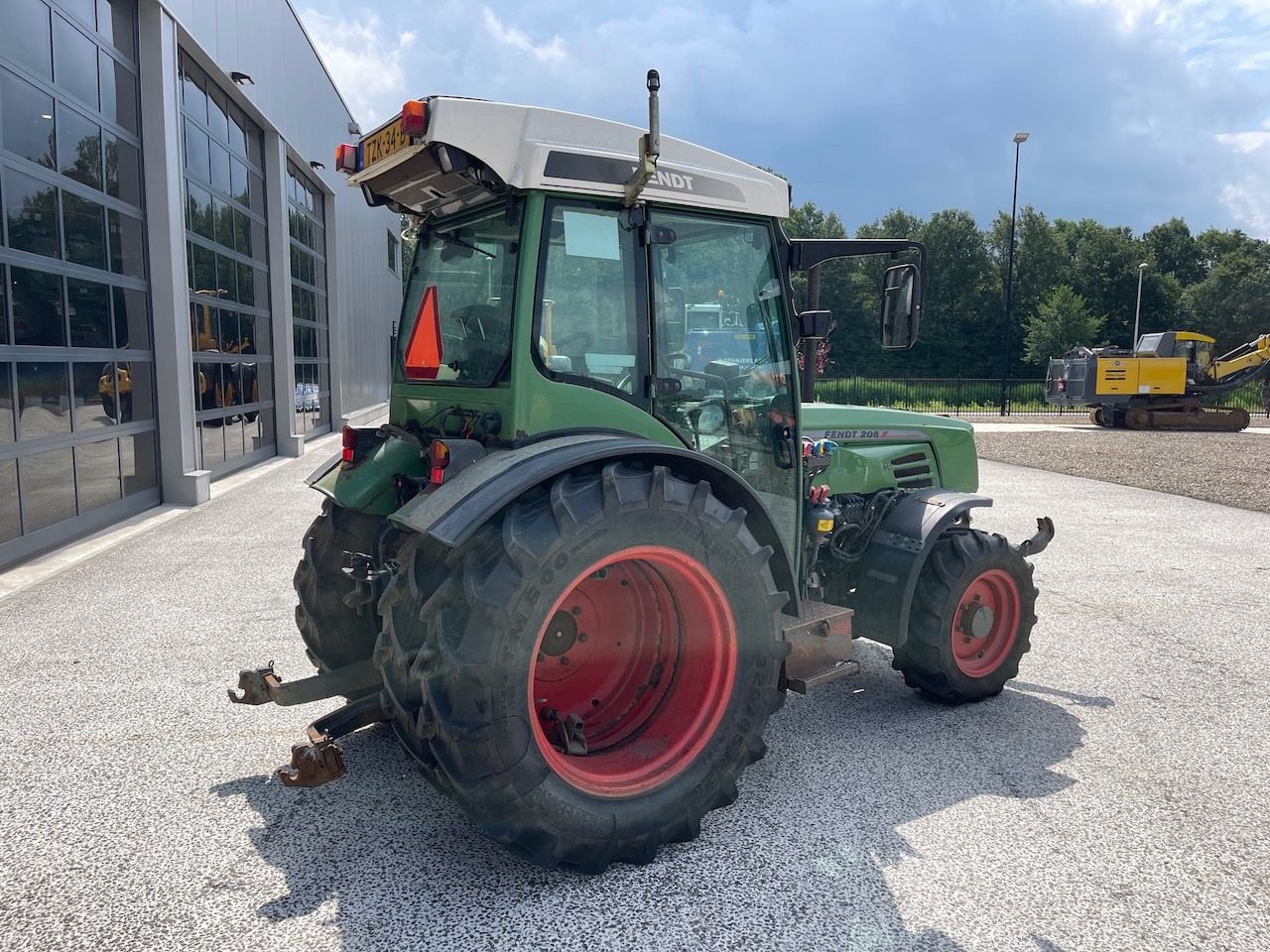 Weinbautraktor Türe ait Fendt 208F Smalspoor trekker, Gebrauchtmaschine içinde Holten (resim 4)