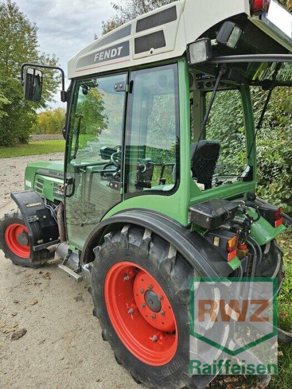 Weinbautraktor des Typs Fendt 208V, Gebrauchtmaschine in Saulheim (Bild 7)