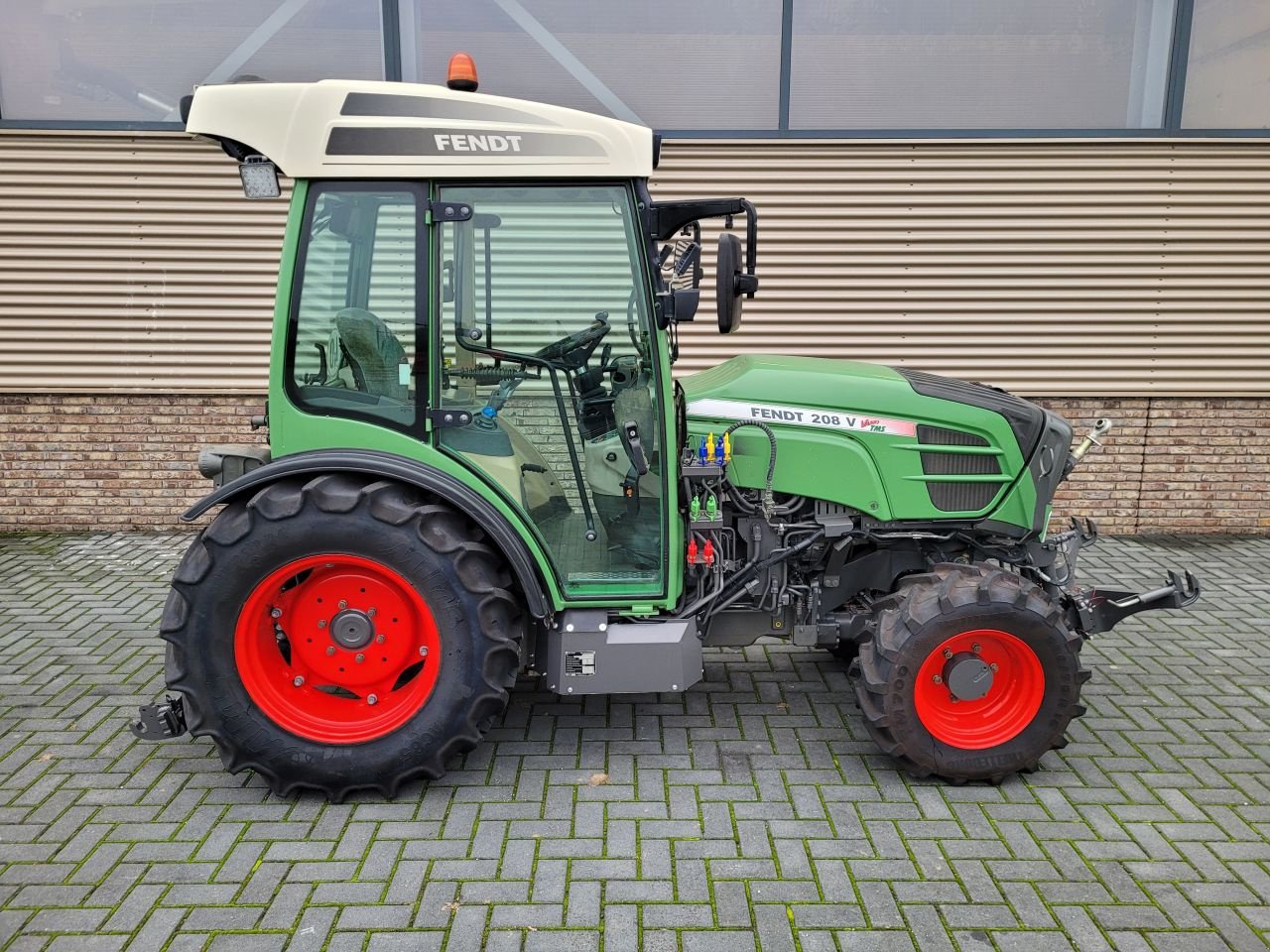 Weinbautraktor Türe ait Fendt 208va profi 209-210-211, Gebrauchtmaschine içinde Houten (resim 7)