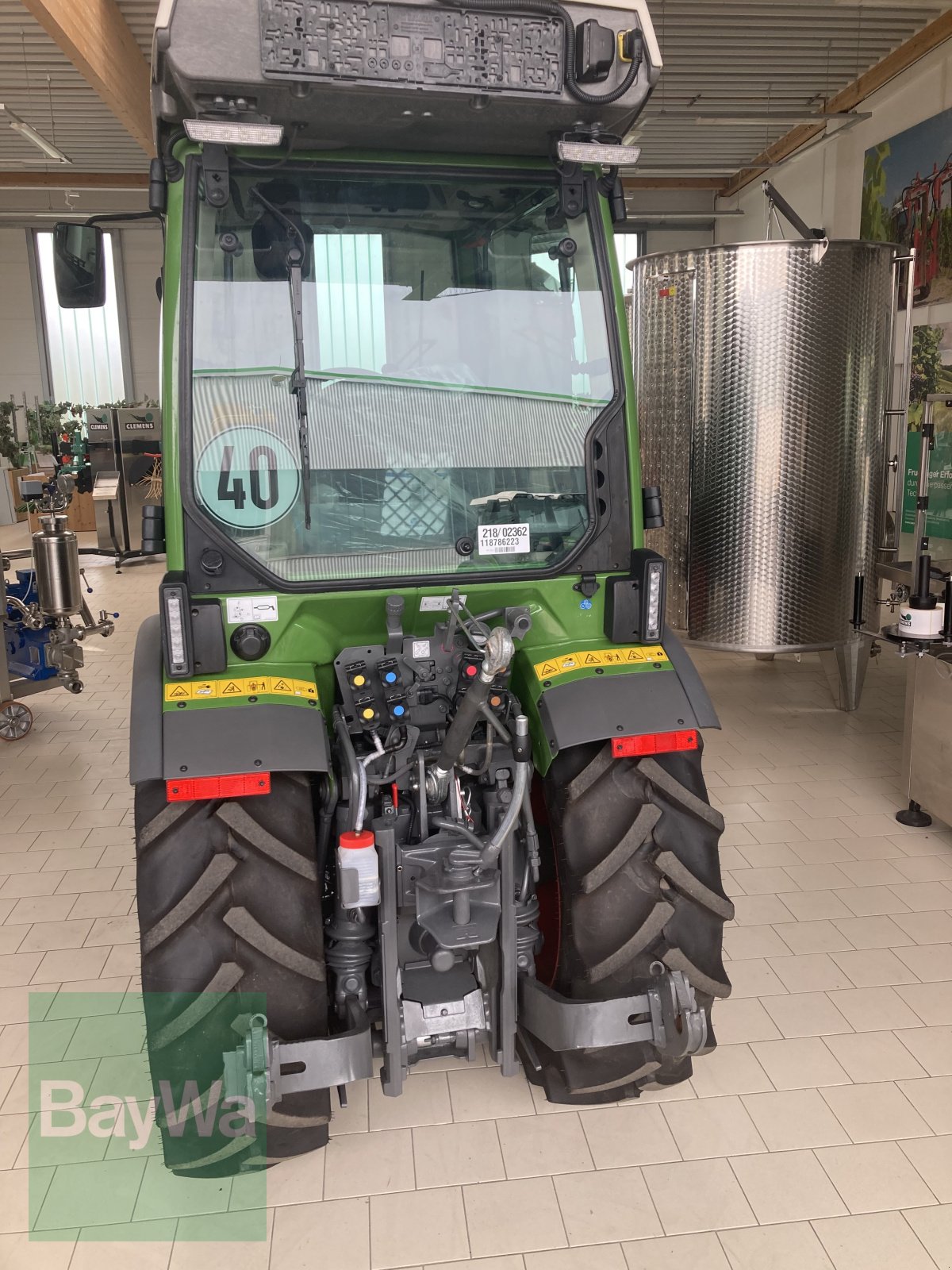 Weinbautraktor van het type Fendt 209 Vario V, Gebrauchtmaschine in Volkach (Foto 13)