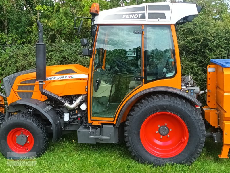 Weinbautraktor des Typs Fendt 209 Vario V, Gebrauchtmaschine in Calw  (Bild 1)