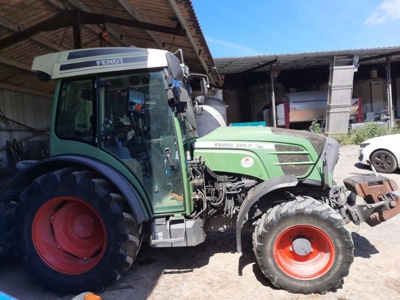 Weinbautraktor типа Fendt 209FVARIO, Gebrauchtmaschine в GEMOZAC (Фотография 7)