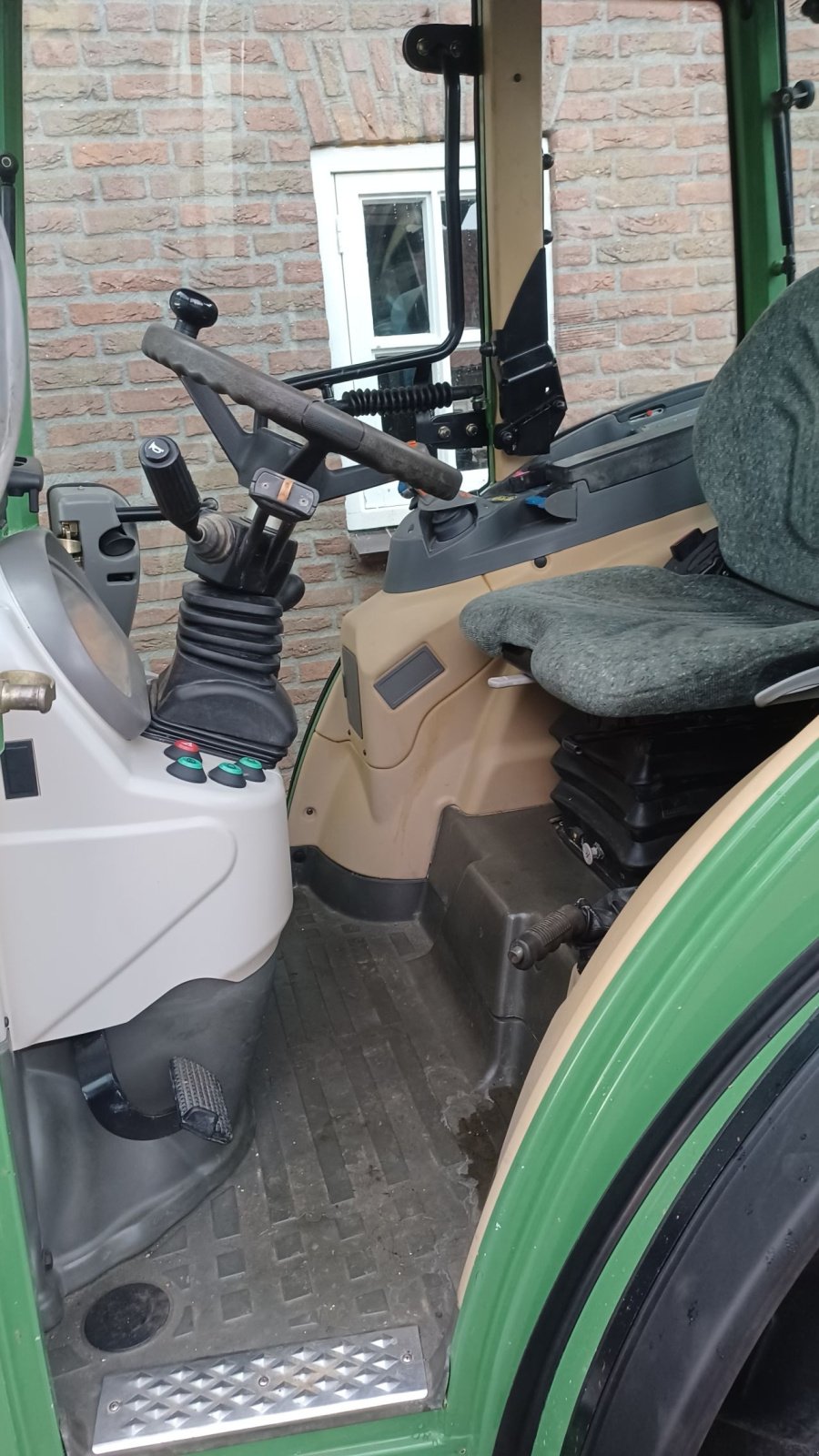 Weinbautraktor typu Fendt 210 f vario, Gebrauchtmaschine v Mariahout (Obrázok 8)