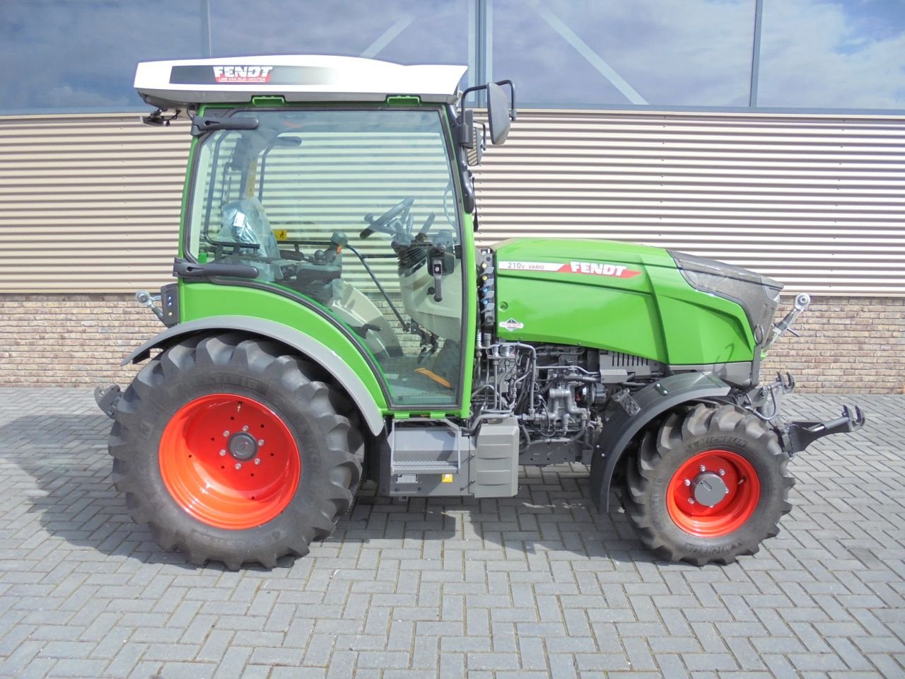 Weinbautraktor typu Fendt 210va vario smalspoor 209-211, Gebrauchtmaschine w Houten (Zdjęcie 7)