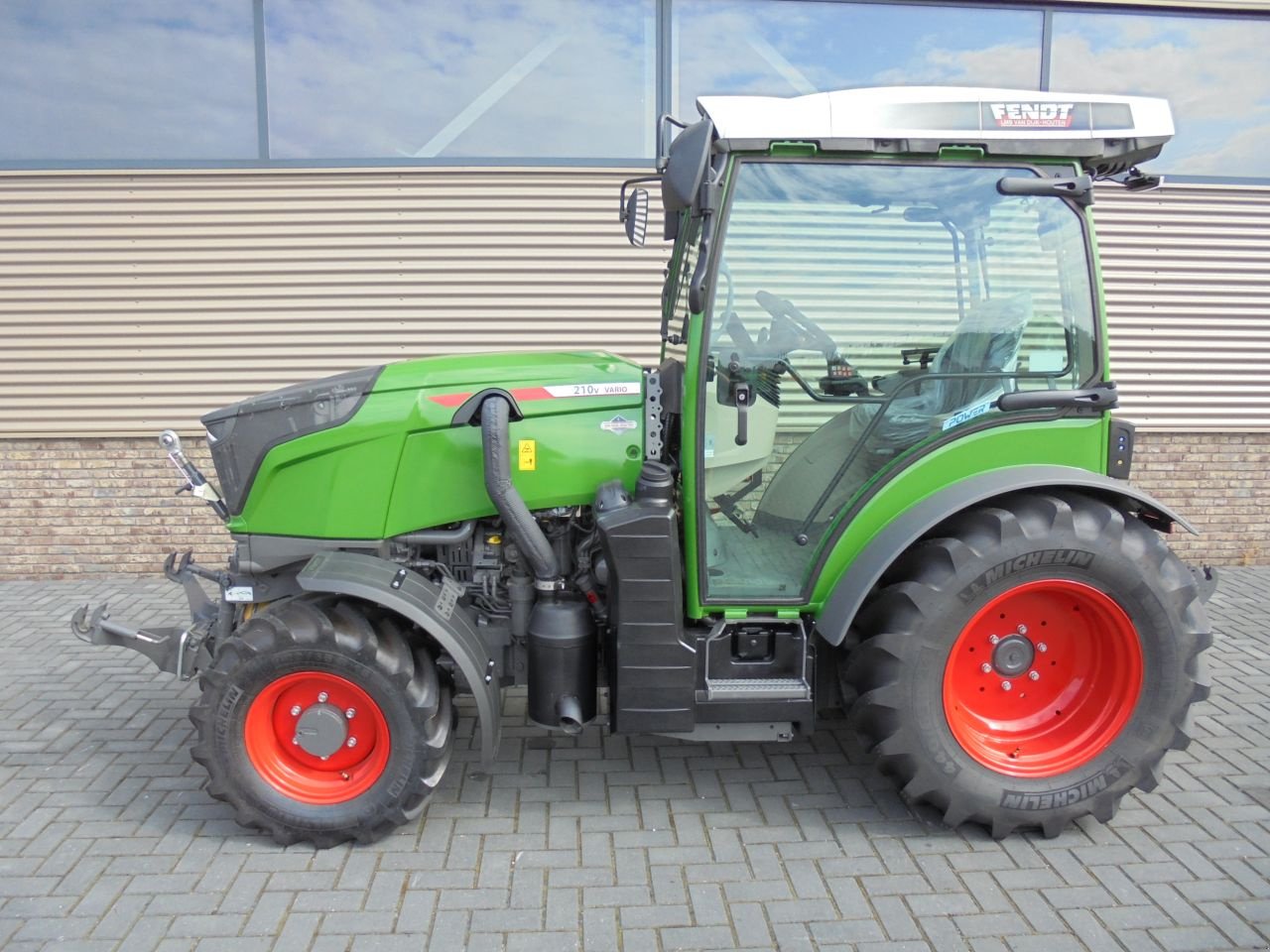 Weinbautraktor del tipo Fendt 210va vario smalspoor 209-211, Gebrauchtmaschine In Houten (Immagine 2)